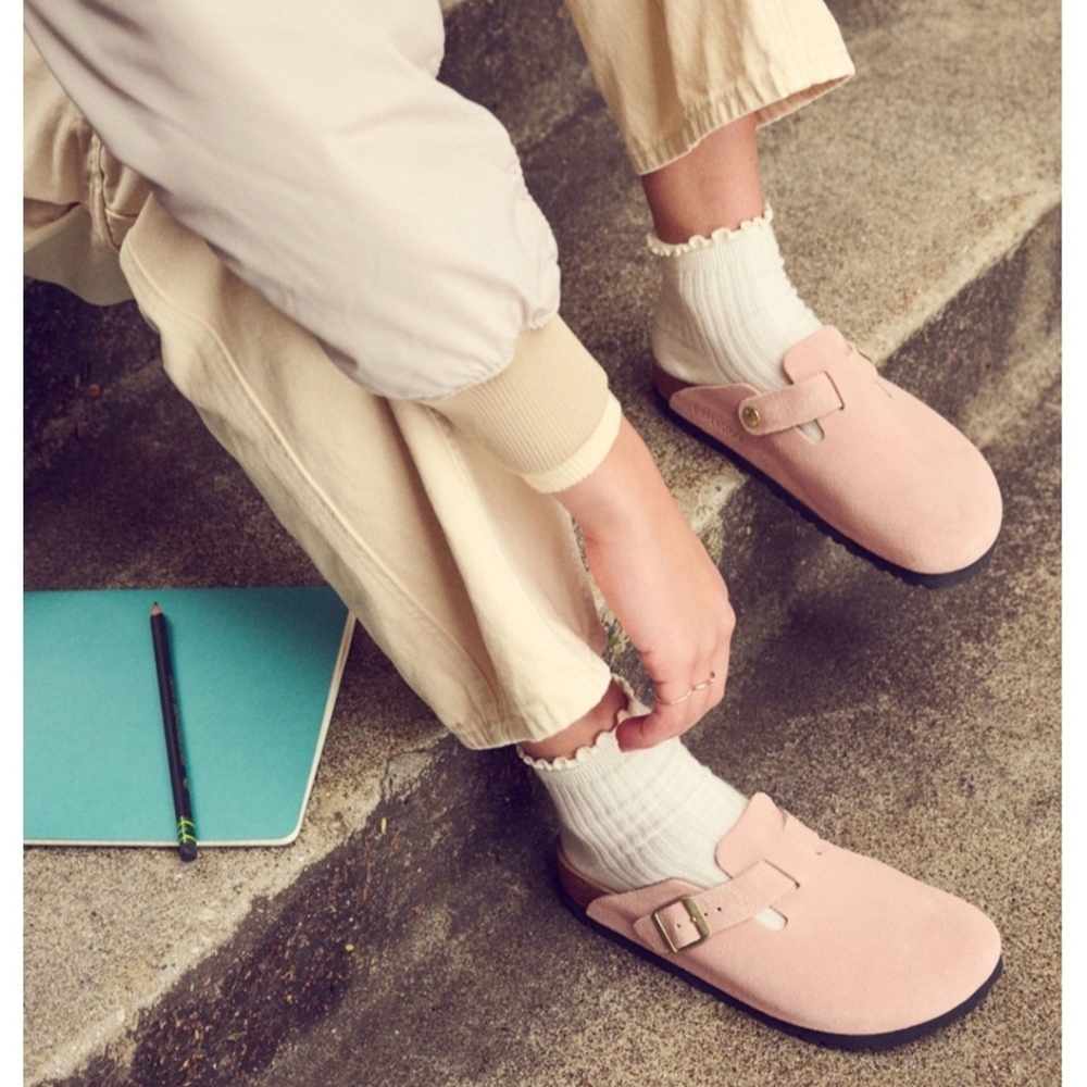 Birkenstocks Boston Suade Light Pink Clogs